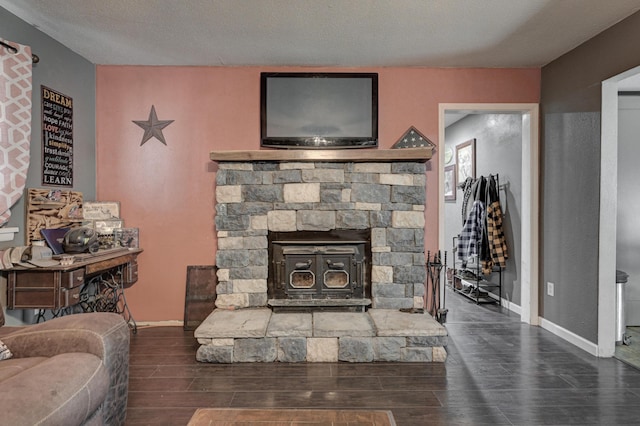 living area with wood finished floors and baseboards