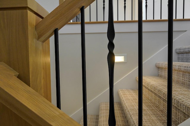 3940 E Ridgeview St, Springfield, MO 65809 - view of staircase