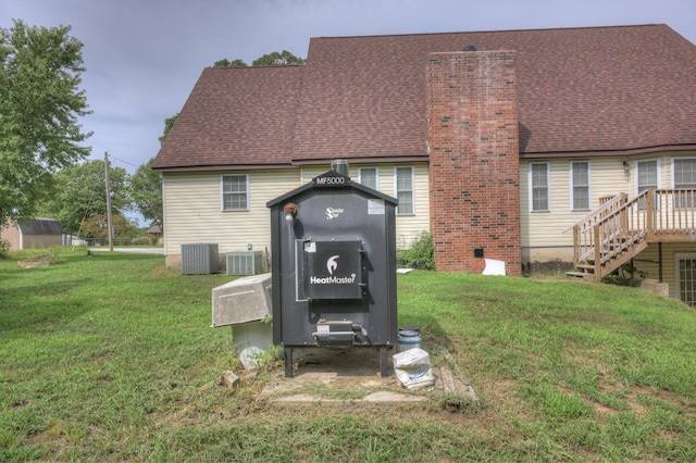 exterior details featuring cooling unit