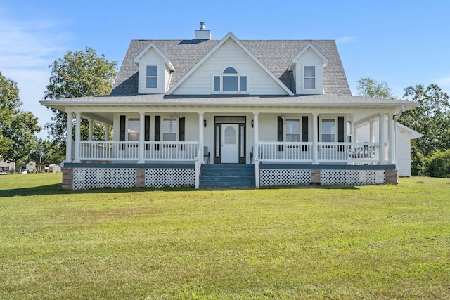 country-style home featuring a porch and a front lawn