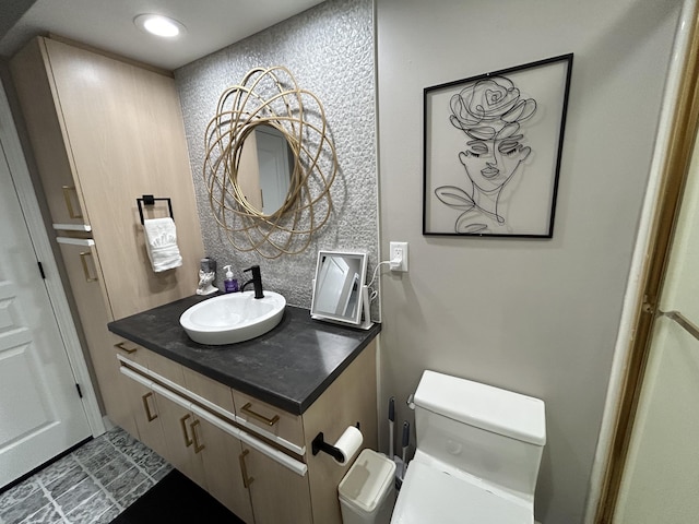 200 Meadow Ridge Ln Unit 6-2, Branson, MO 65616 - half bath with backsplash, toilet, and vanity