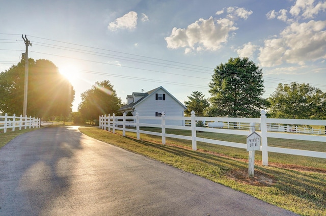 view of front of property with a front lawn