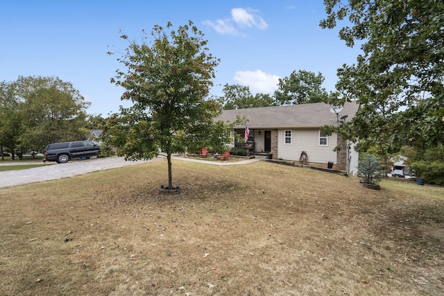 view of front of property with a front yard