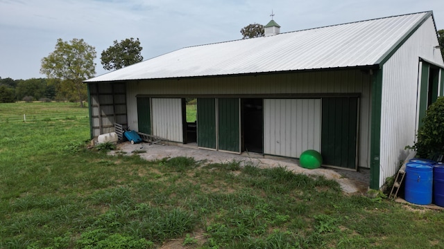 garage with a yard