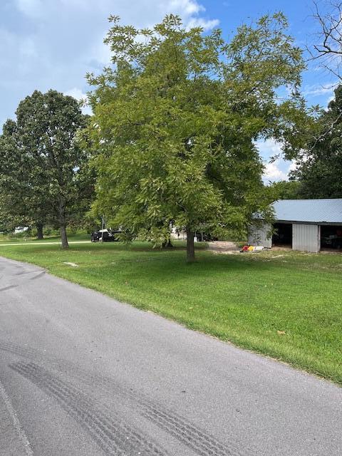 view of road featuring a pole building