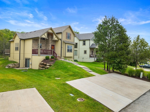 view of front of home with a front lawn