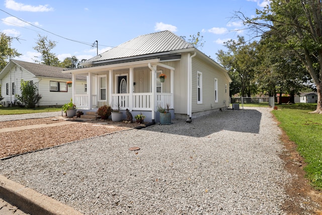 bungalow-style house with covered porch