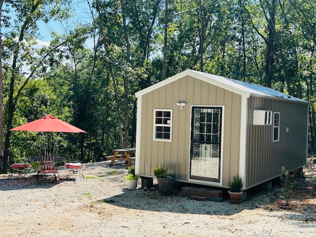 view of outbuilding