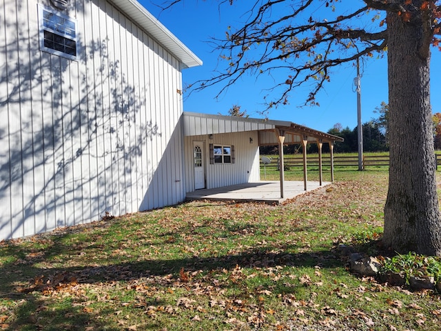 exterior space featuring a lawn