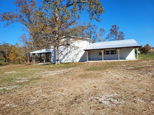 view of outdoor structure