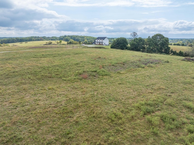 view of yard featuring a rural view