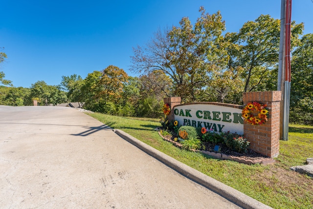 view of community / neighborhood sign