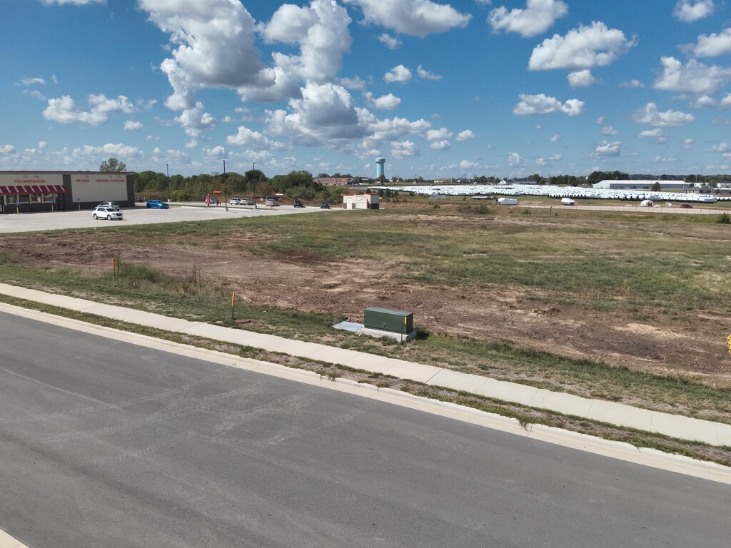 004 S Durango Dr, Bolivar, MO 65613