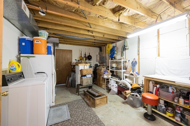 storage area featuring washer / clothes dryer