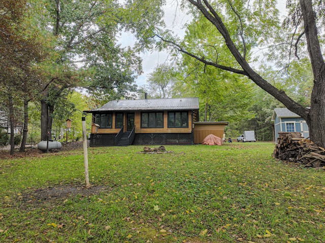 view of front of house with a front yard