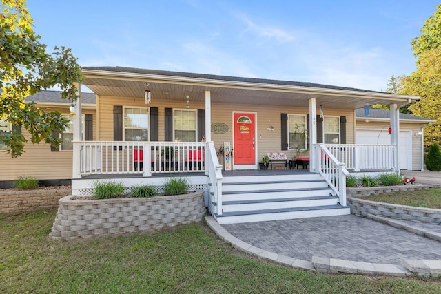 160 Mary Ln, Kirbyville, MO 65679 - single story home featuring an attached garage and covered porch