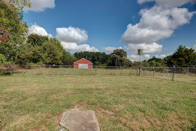 view of yard featuring a rural view