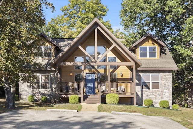 craftsman-style home featuring covered porch