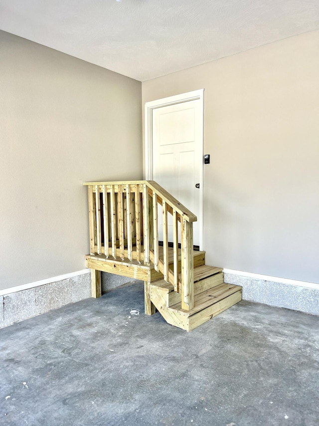 502 James, Billings, MO 65610 - stairway with concrete floors