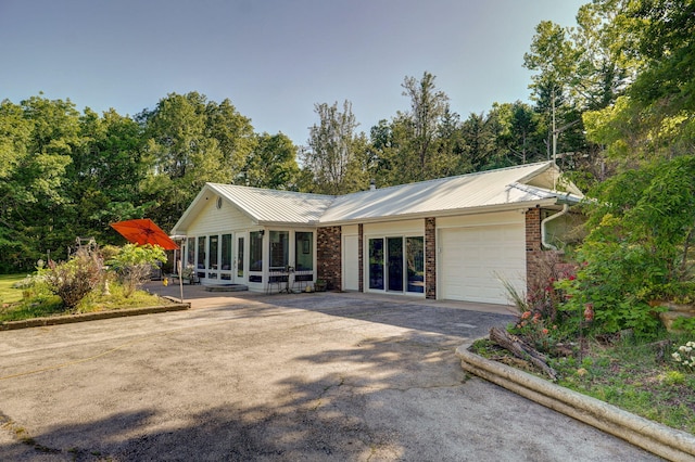 view of front of property featuring a garage