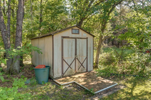 view of outbuilding