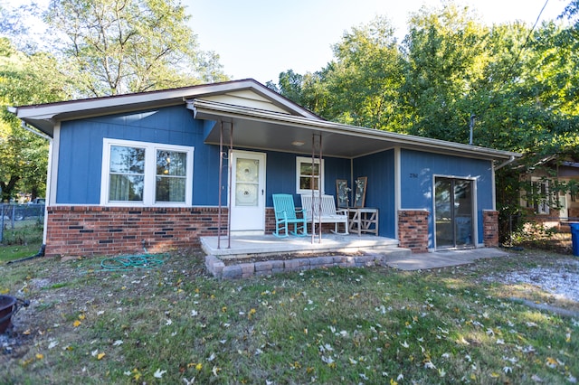 view of front of house featuring a front yard