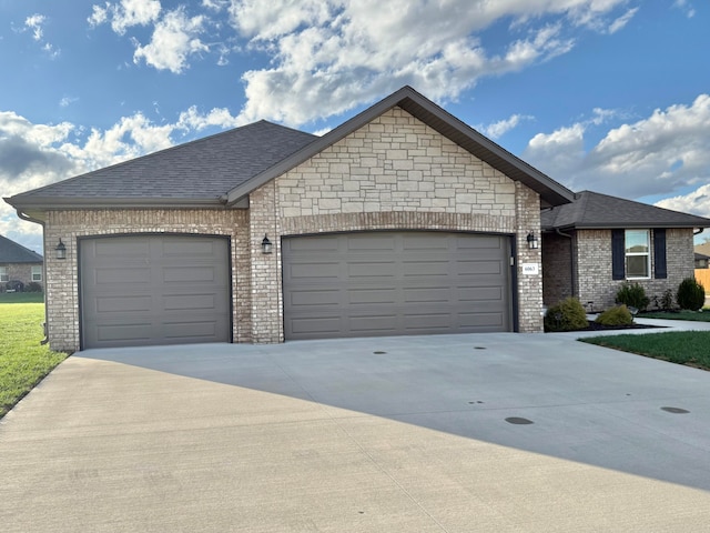 view of front facade with a garage