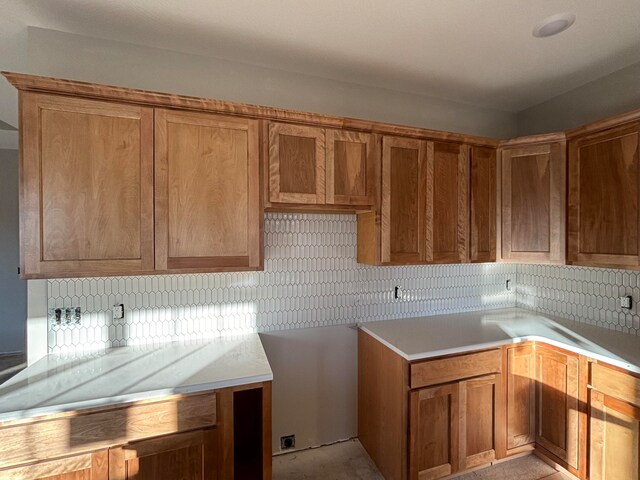 kitchen with decorative backsplash