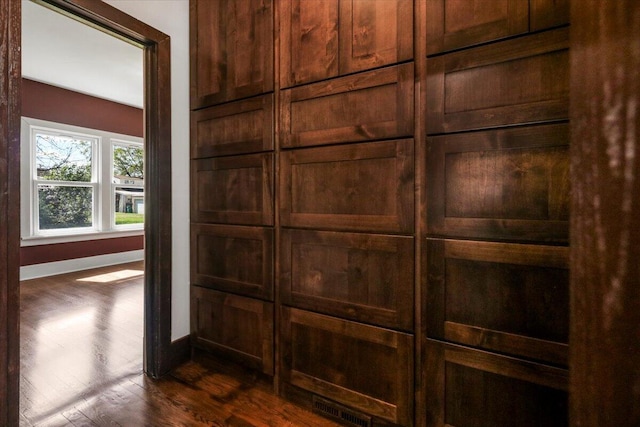 room details featuring hardwood / wood-style floors