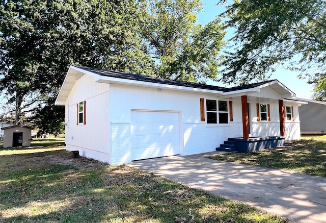 ranch-style house with crawl space, concrete driveway, and a garage