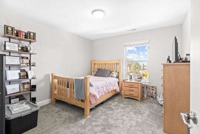 bedroom with carpet flooring