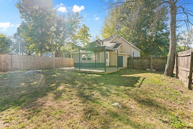 view of yard featuring a patio area