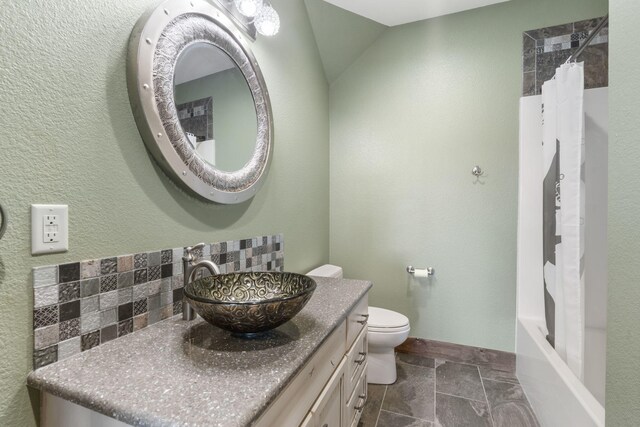 469 Valley Creek Rd, Clever, MO 65631