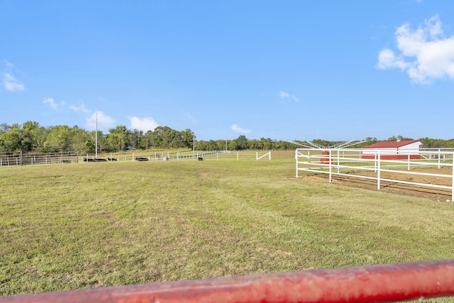 view of yard featuring a rural view