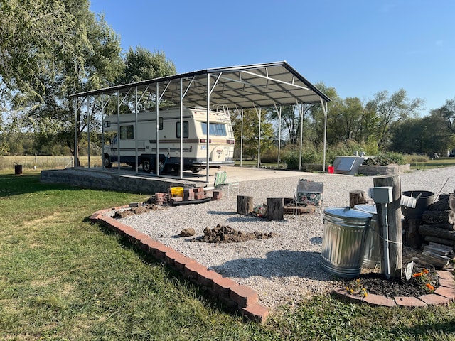 view of yard featuring a carport