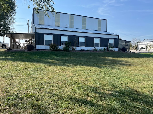 view of front of home featuring a front yard