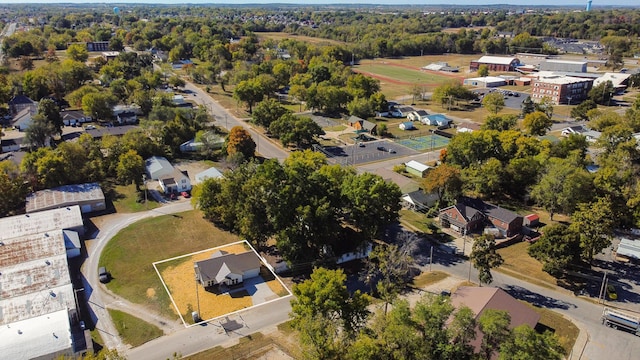 322 W Jefferson St, Bolivar, MO 65613 - aerial view of property and surrounding area featuring property parcel outlined