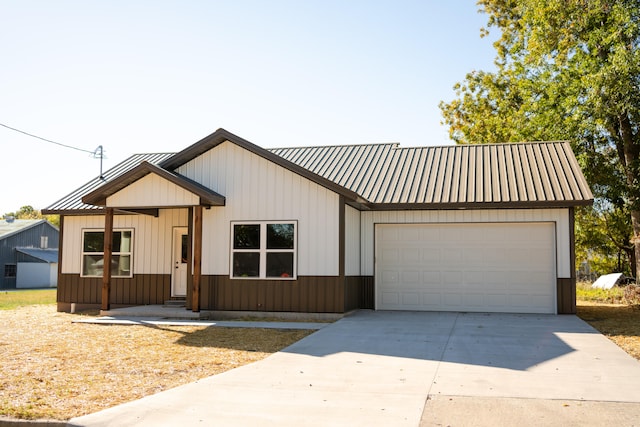 view of front of home featuring a garage