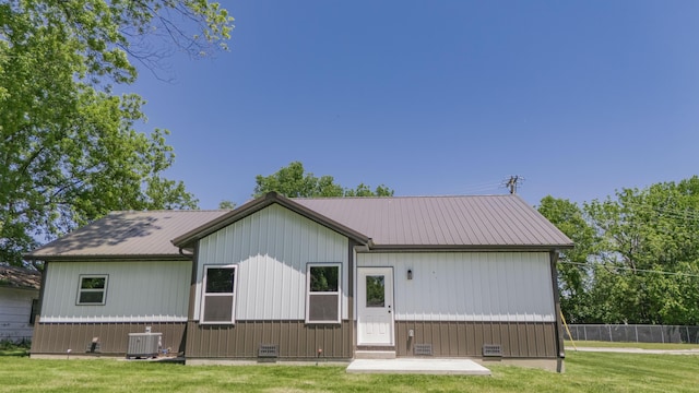 322 W Jefferson St, Bolivar, MO 65613 - manufactured / mobile home with central AC unit and metal roof