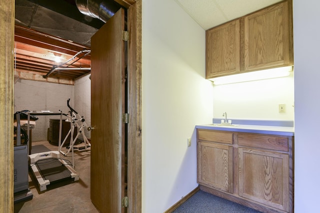 1462 E Powell St, Springfield, MO 65804 - indoor wet bar with brick wall