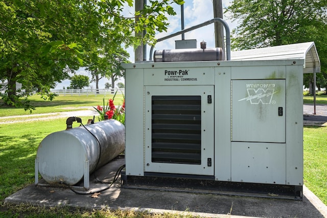 15778 Lawrence Unit 2130, Mount Vernon, MO 65712 - exterior view of propane tank and fence