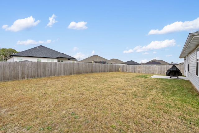 view of yard with a patio area