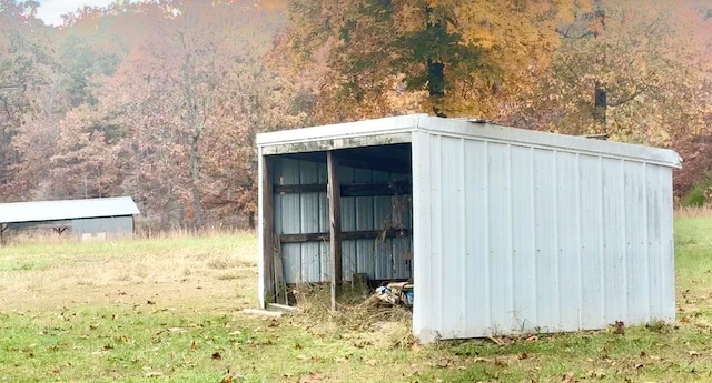 view of outdoor structure