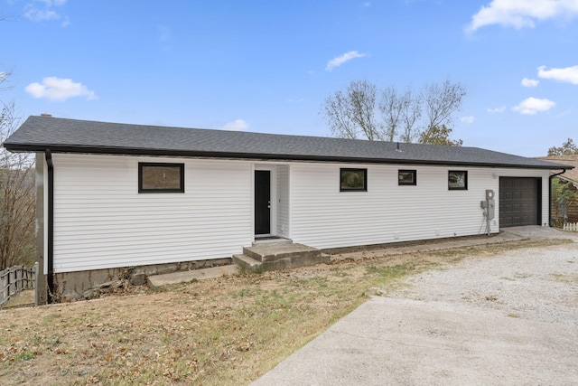 view of front facade featuring a garage