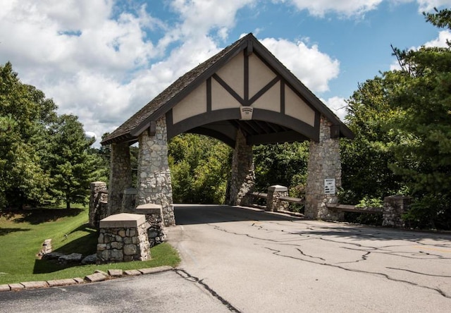 24 Baldknobber Dr Unit 18, Branson West, MO 65737 - view of patio / terrace with driveway