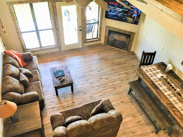 70 Dogwood Park Trl Unit 1510, Branson, MO 65616 - living area featuring hardwood / wood-style floors and a fireplace