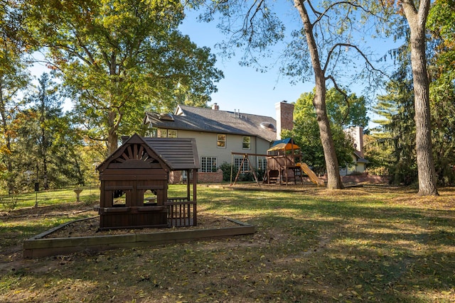 view of yard featuring a playground