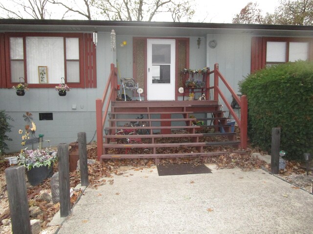 27038 Hickory Dr, Eagle Rock, MO 65641 - view of front of house featuring crawl space