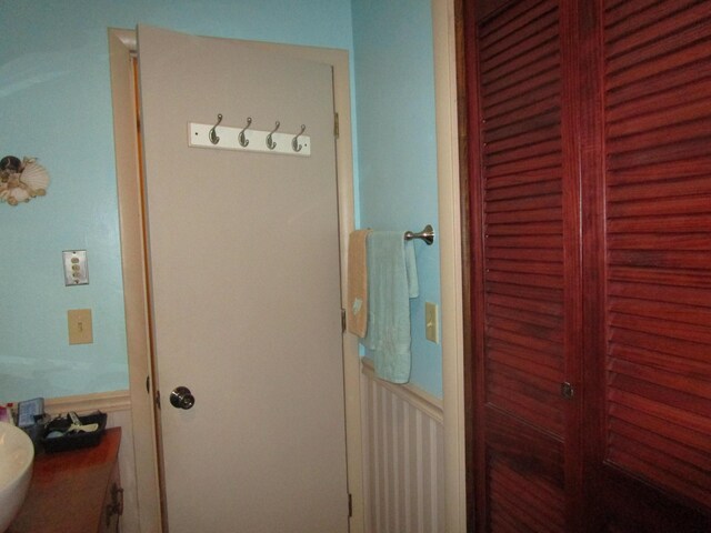 27038 Hickory Dr, Eagle Rock, MO 65641 - bathroom view of a closet