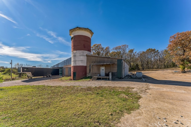 exterior space featuring a yard